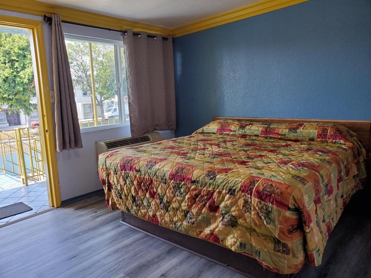 Rose Hotel 2*