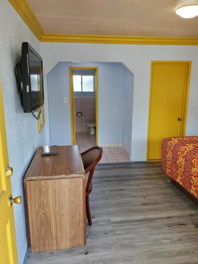 Rose Hotel 2*